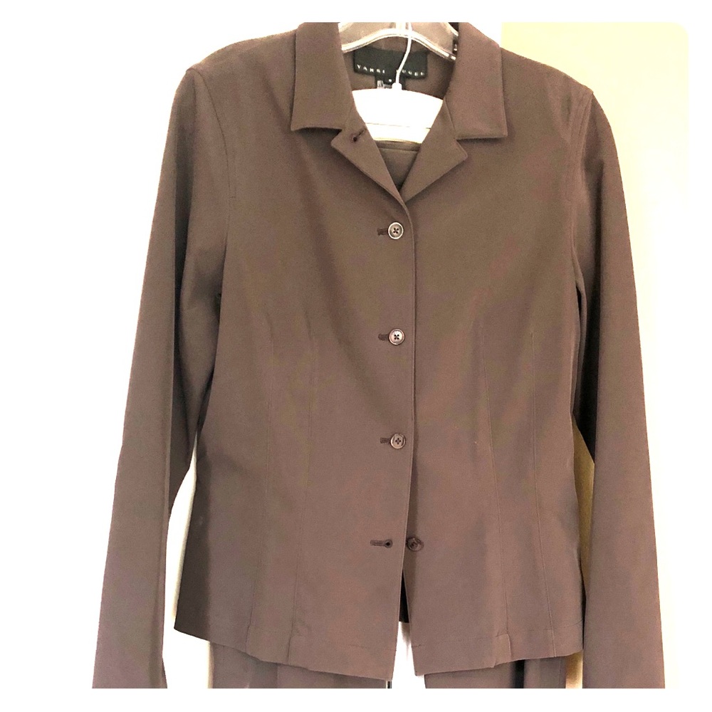 Yansi Fugel pants suit